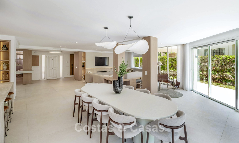 Luxuriously fully renovated semi-detached villa, frontline golf for sale in La Quinta, Marbella - Benahavís 804473