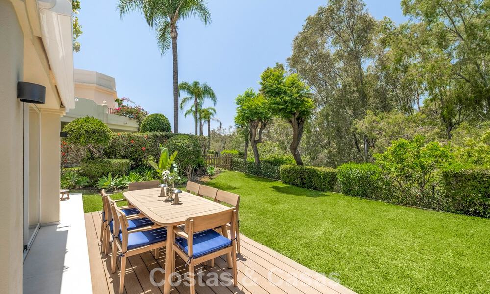 Luxuriously fully renovated semi-detached villa, frontline golf for sale in La Quinta, Marbella - Benahavís 804474