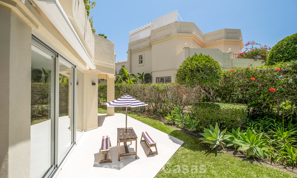 Luxuriously fully renovated semi-detached villa, frontline golf for sale in La Quinta, Marbella - Benahavís 804475