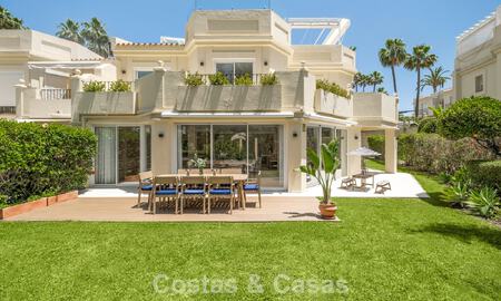 Luxuriously fully renovated semi-detached villa, frontline golf for sale in La Quinta, Marbella - Benahavís 804476