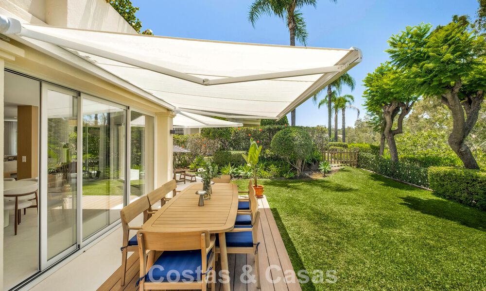 Luxuriously fully renovated semi-detached villa, frontline golf for sale in La Quinta, Marbella - Benahavís 804481