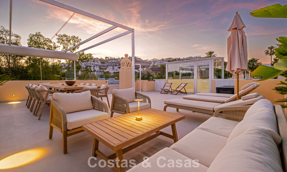 Luxuriously fully renovated semi-detached villa, frontline golf for sale in La Quinta, Marbella - Benahavís 804496
