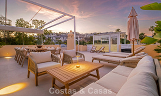 Luxuriously fully renovated semi-detached villa, frontline golf for sale in La Quinta, Marbella - Benahavís 804496 