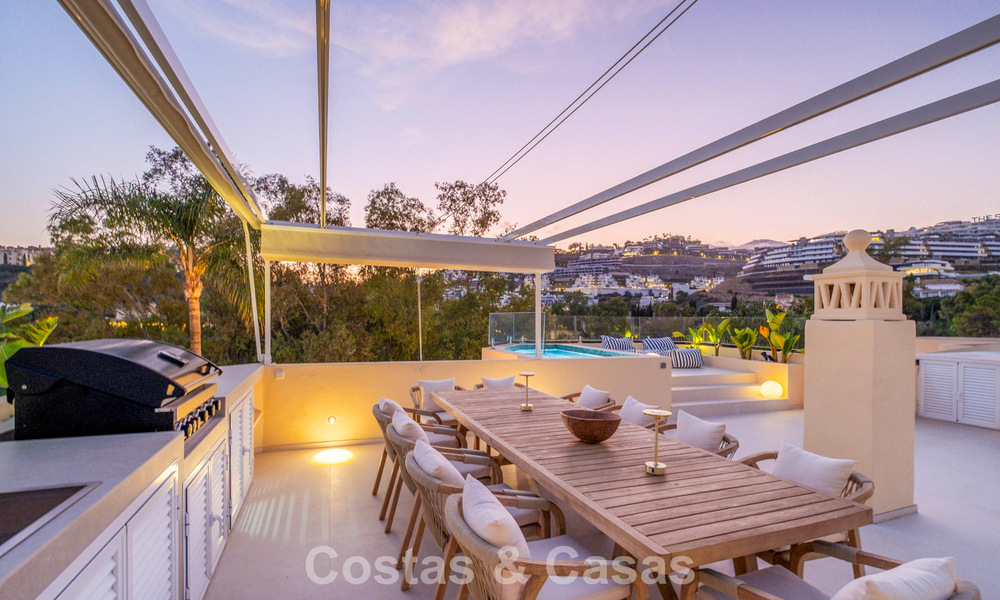 Luxuriously fully renovated semi-detached villa, frontline golf for sale in La Quinta, Marbella - Benahavís 804499