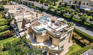 Luxuriously fully renovated semi-detached villa, frontline golf for sale in La Quinta, Marbella - Benahavís 804506 