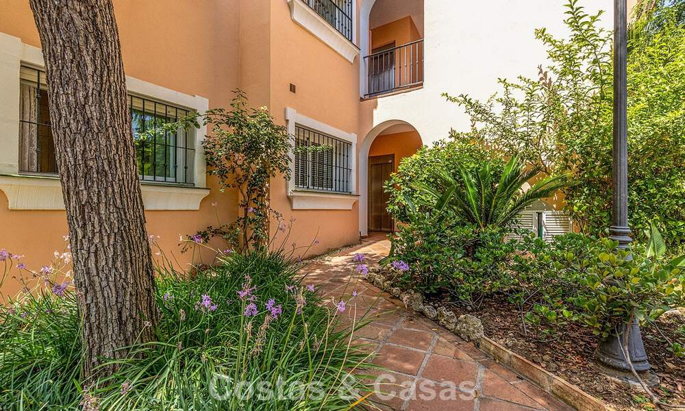 Ground-floor apartment with private garden for sale just 50m from the beach on the New Golden Mile, between Marbella and Estepona 804512