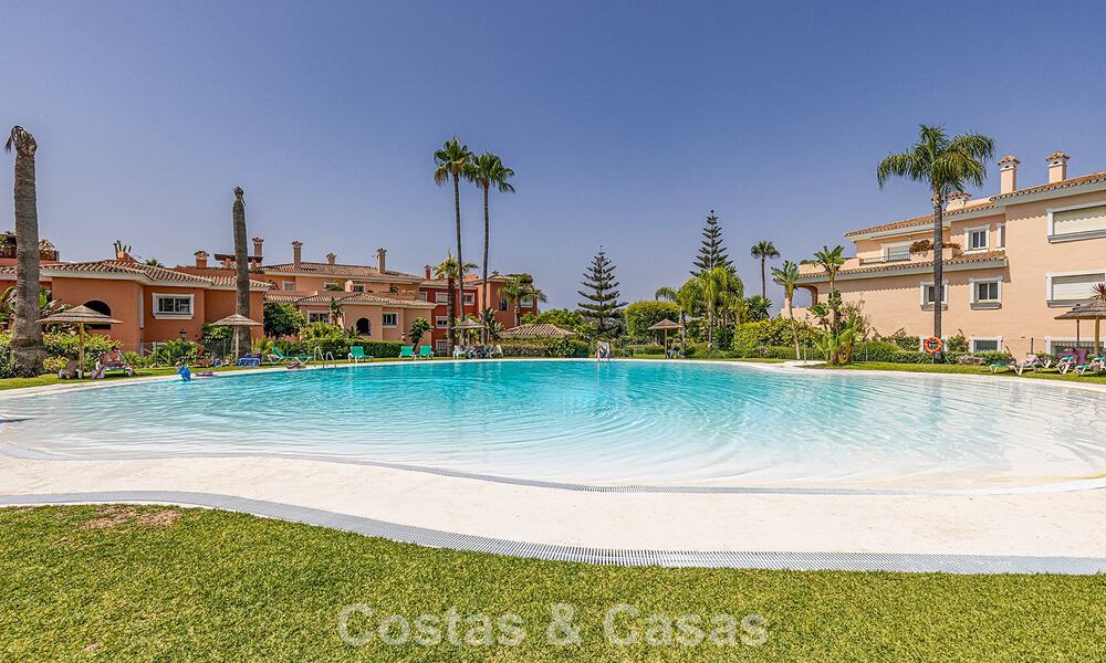 Ground-floor apartment with private garden for sale just 50m from the beach on the New Golden Mile, between Marbella and Estepona 804517