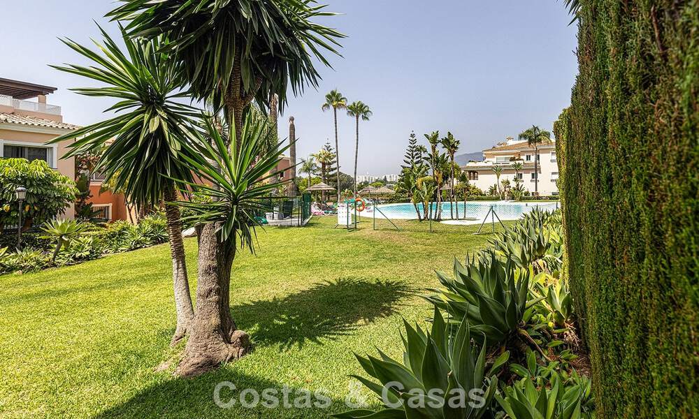Ground-floor apartment with private garden for sale just 50m from the beach on the New Golden Mile, between Marbella and Estepona 804519