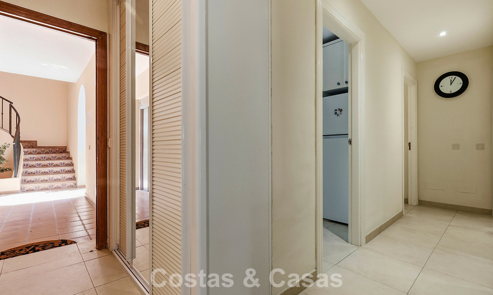 Ground-floor apartment with private garden for sale just 50m from the beach on the New Golden Mile, between Marbella and Estepona 804522