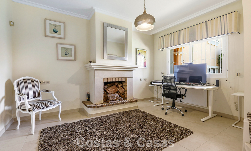Ground-floor apartment with private garden for sale just 50m from the beach on the New Golden Mile, between Marbella and Estepona 804530