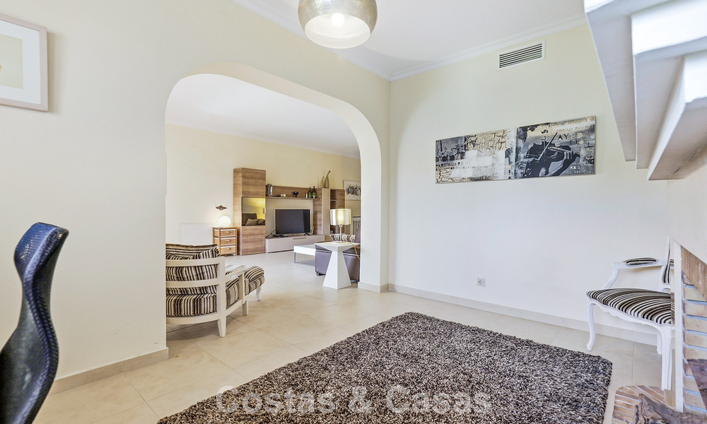 Ground-floor apartment with private garden for sale just 50m from the beach on the New Golden Mile, between Marbella and Estepona 804532