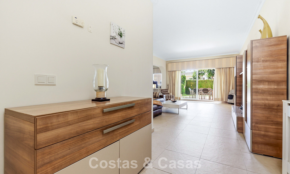 Ground-floor apartment with private garden for sale just 50m from the beach on the New Golden Mile, between Marbella and Estepona 804540