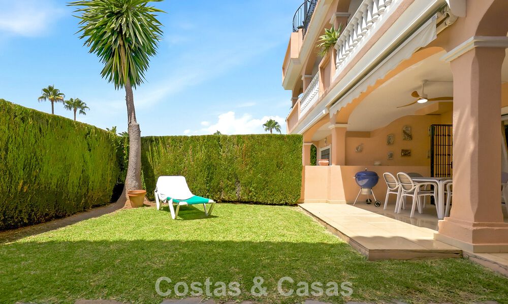 Ground-floor apartment with private garden for sale just 50m from the beach on the New Golden Mile, between Marbella and Estepona 804543