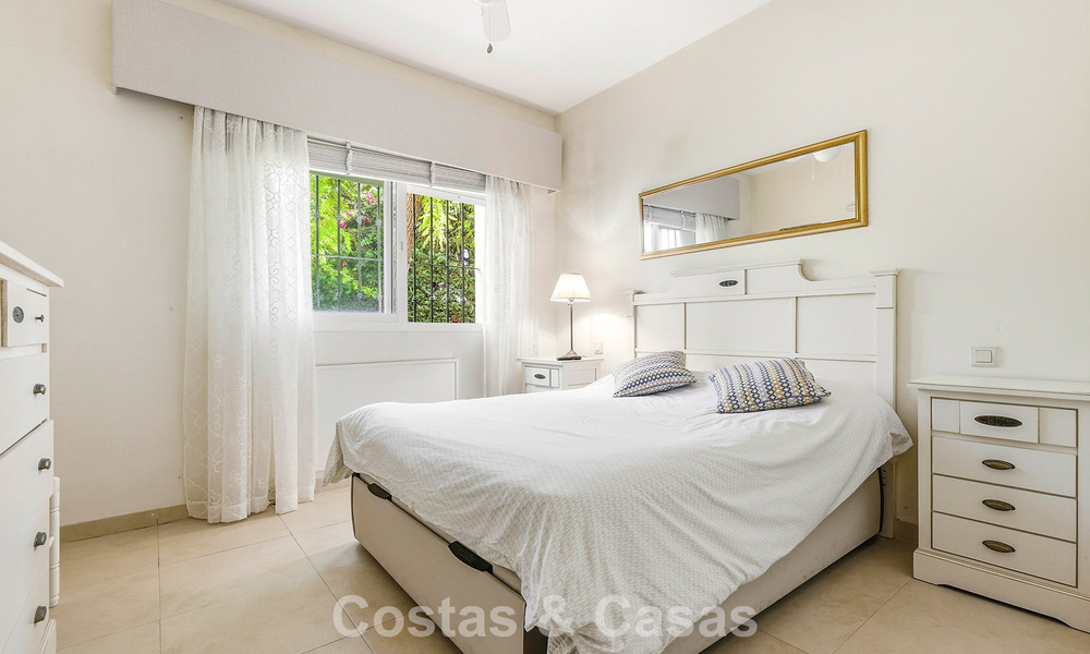 Ground-floor apartment with private garden for sale just 50m from the beach on the New Golden Mile, between Marbella and Estepona 804547