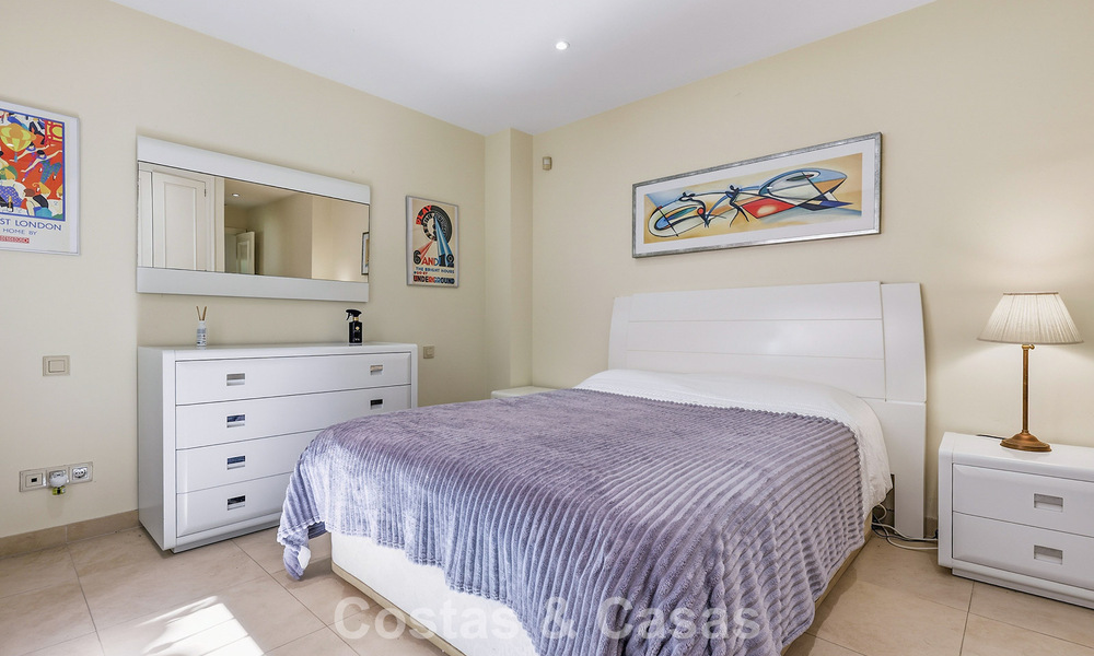 Ground-floor apartment with private garden for sale just 50m from the beach on the New Golden Mile, between Marbella and Estepona 804549