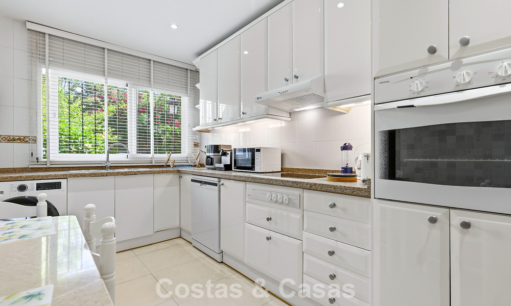 Ground-floor apartment with private garden for sale just 50m from the beach on the New Golden Mile, between Marbella and Estepona 804556