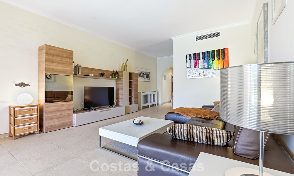 Ground-floor apartment with private garden for sale just 50m from the beach on the New Golden Mile, between Marbella and Estepona 804558