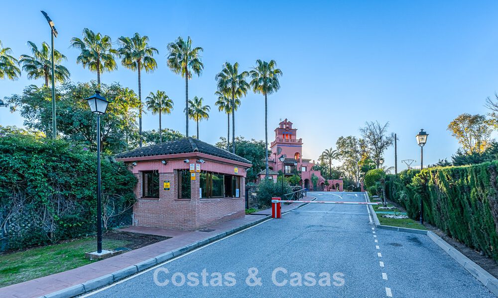 Spacious duplex penthouse with spectacular rooftop terrace for sale in Atalaya, New Golden Mile, Marbella - Estepona 804657