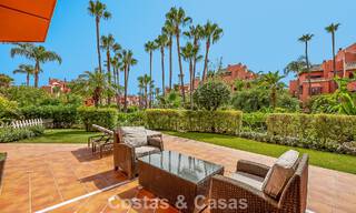 Prestigious garden apartment for sale in a leading beachfront development between Marbella and Estepona 804970 