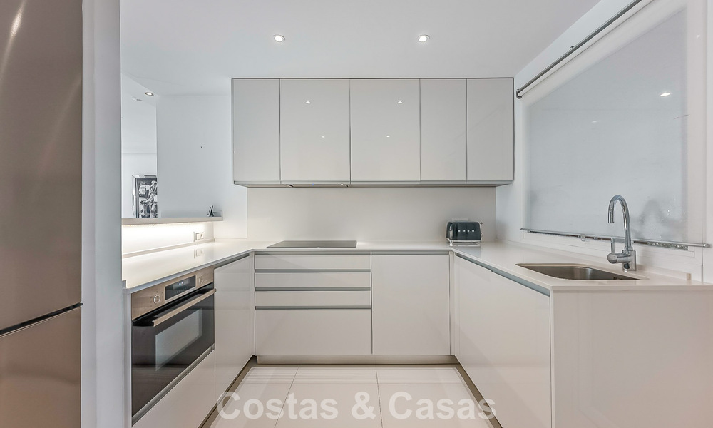 Prestigious garden apartment for sale in a leading beachfront development between Marbella and Estepona 804974