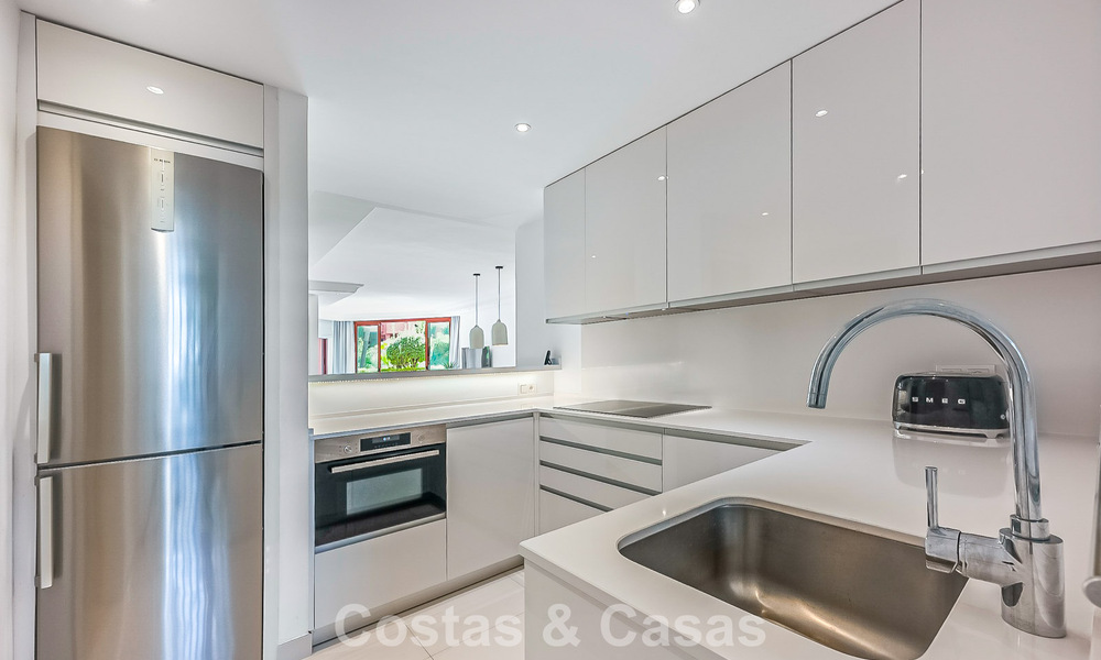 Prestigious garden apartment for sale in a leading beachfront development between Marbella and Estepona 804975