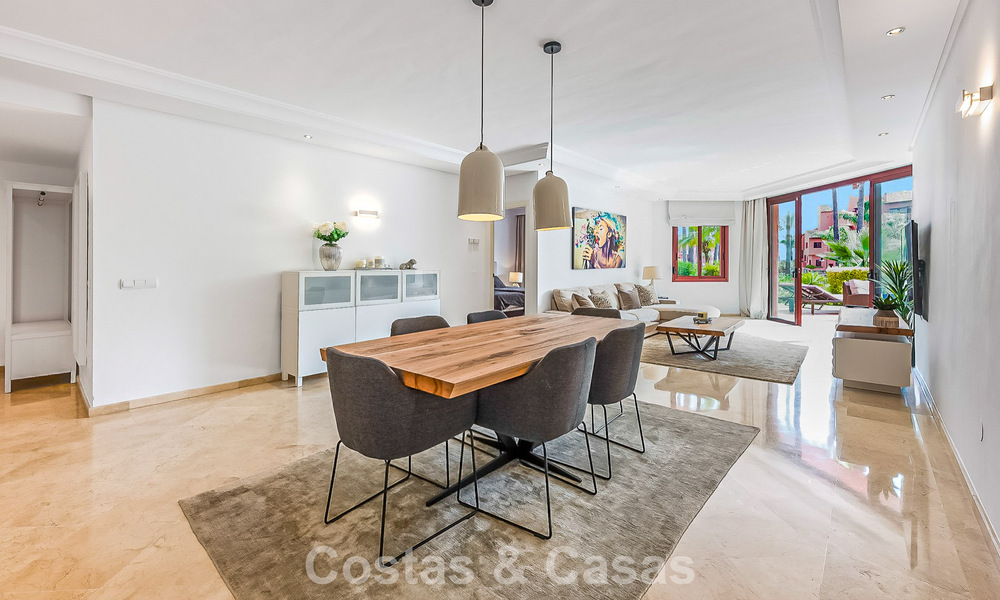 Prestigious garden apartment for sale in a leading beachfront development between Marbella and Estepona 804976