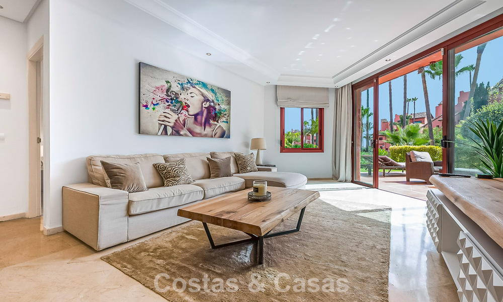 Prestigious garden apartment for sale in a leading beachfront development between Marbella and Estepona 804979