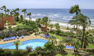 Prestigious garden apartment for sale in a leading beachfront development between Marbella and Estepona 805003 