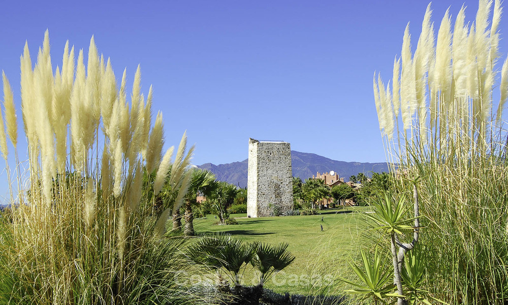 Contemporary renovated apartment with open sea views for sale on the New Golden Mile, between Marbella and Estepona 804883