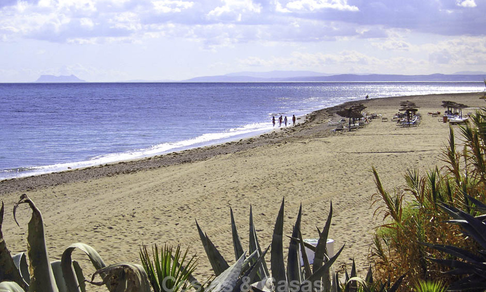Contemporary renovated apartment with open sea views for sale on the New Golden Mile, between Marbella and Estepona 804885