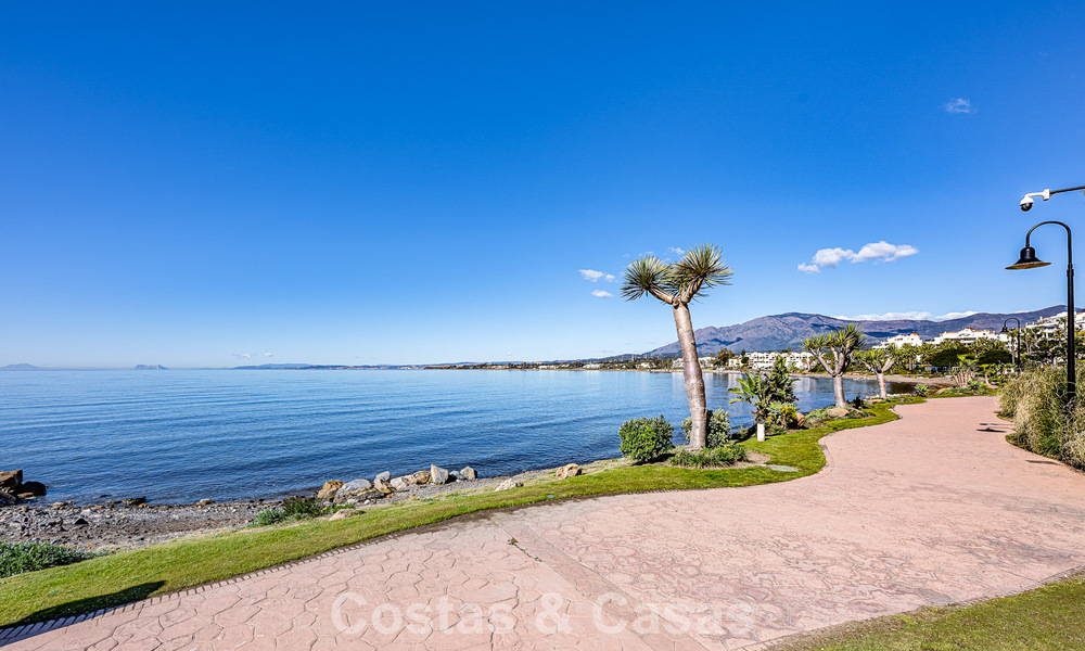 Contemporary renovated apartment with open sea views for sale on the New Golden Mile, between Marbella and Estepona 804886