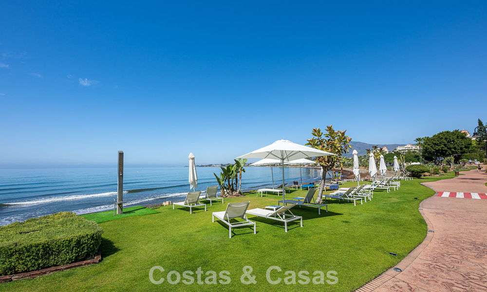 Contemporary renovated apartment with open sea views for sale on the New Golden Mile, between Marbella and Estepona 804893