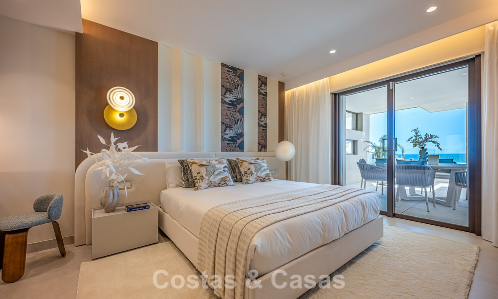 Refined designer apartment with sea views in a modern beachfront development on Marbella’s New Golden Mile - Estepona 804713
