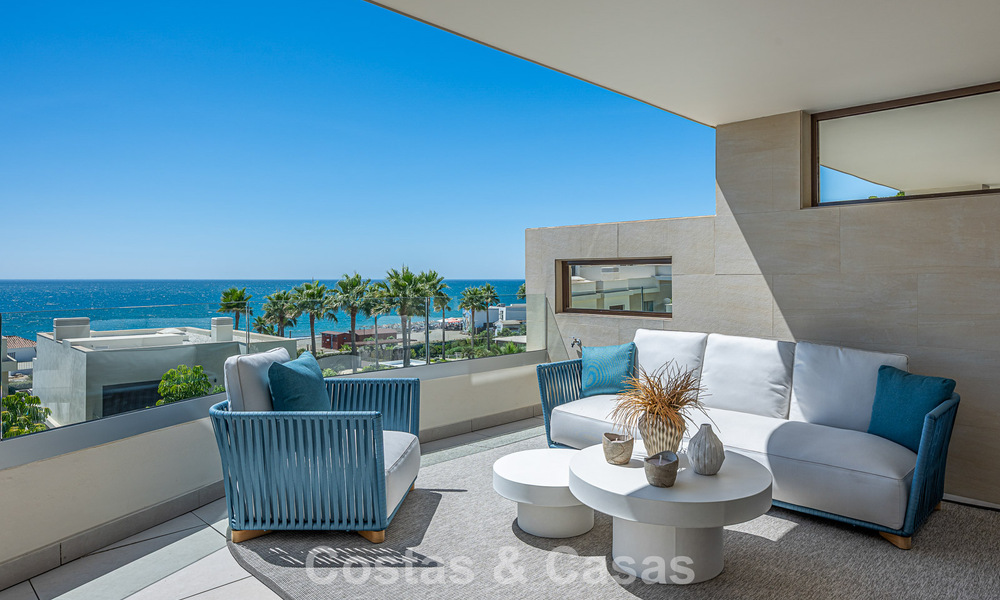 Refined designer apartment with sea views in a modern beachfront development on Marbella’s New Golden Mile - Estepona 804719