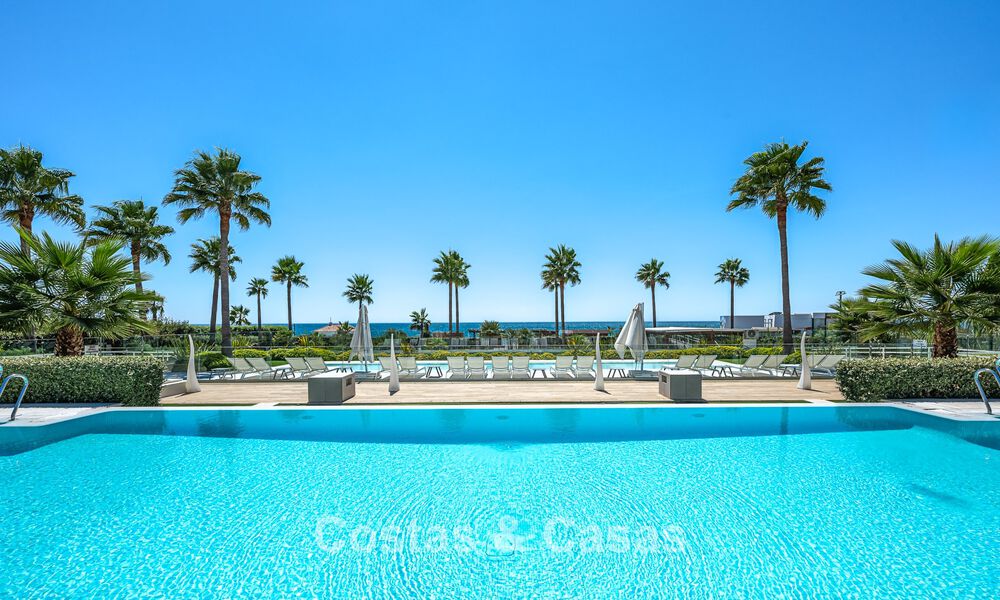 Refined designer apartment with sea views in a modern beachfront development on Marbella’s New Golden Mile - Estepona 804725