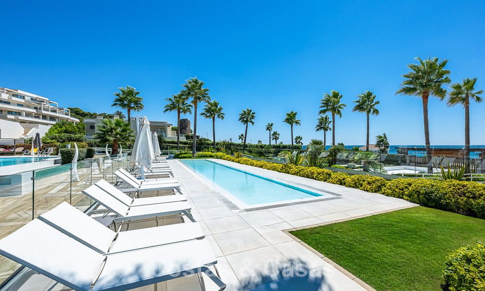 Refined designer apartment with sea views in a modern beachfront development on Marbella’s New Golden Mile - Estepona 804727