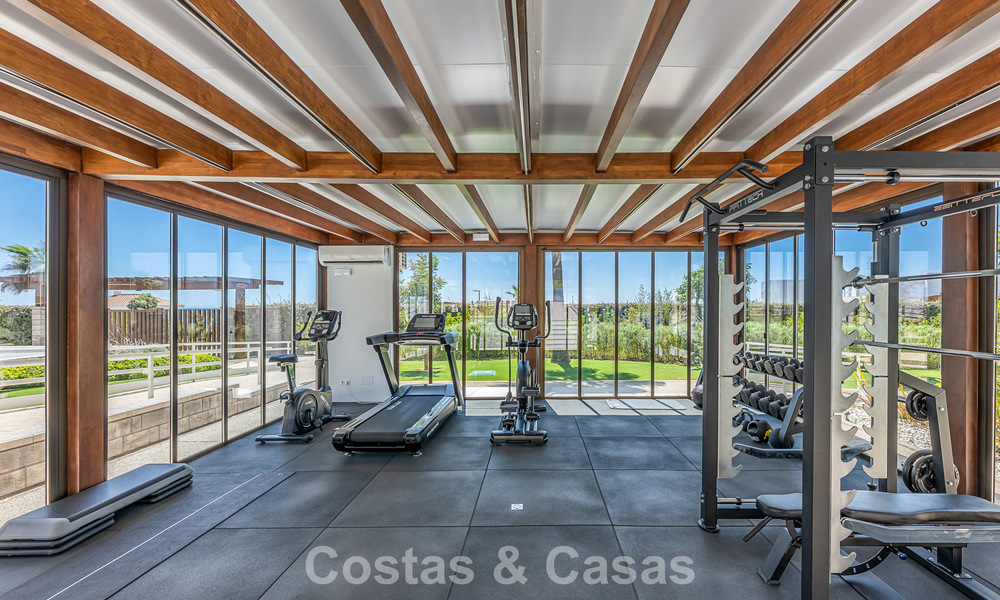 Refined designer apartment with sea views in a modern beachfront development on Marbella’s New Golden Mile - Estepona 804729