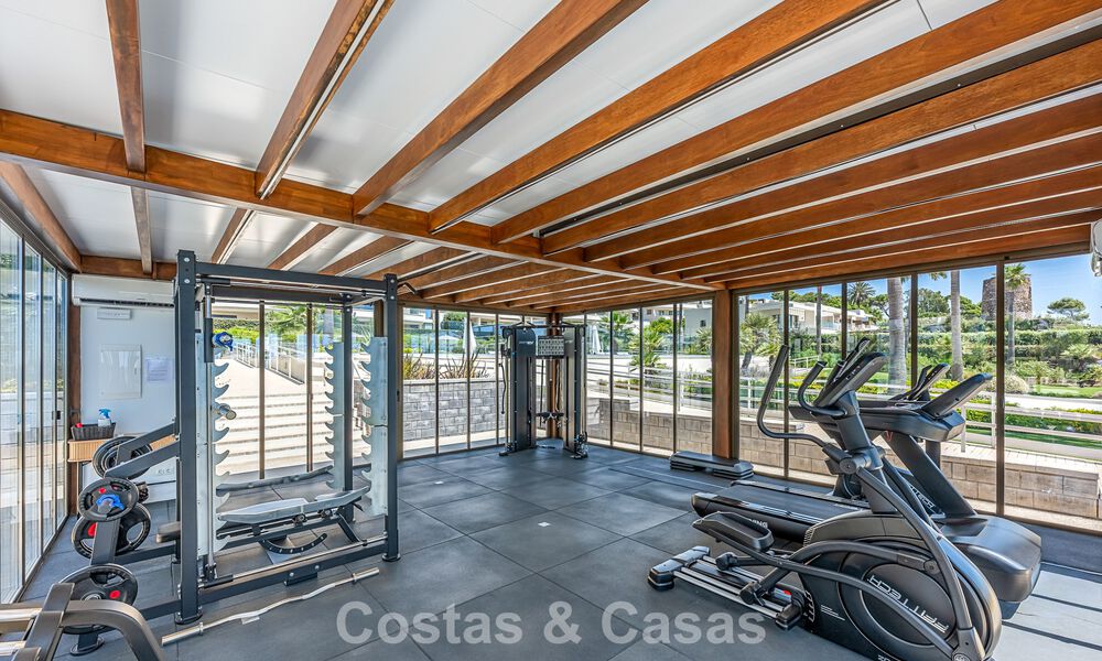 Refined designer apartment with sea views in a modern beachfront development on Marbella’s New Golden Mile - Estepona 804730