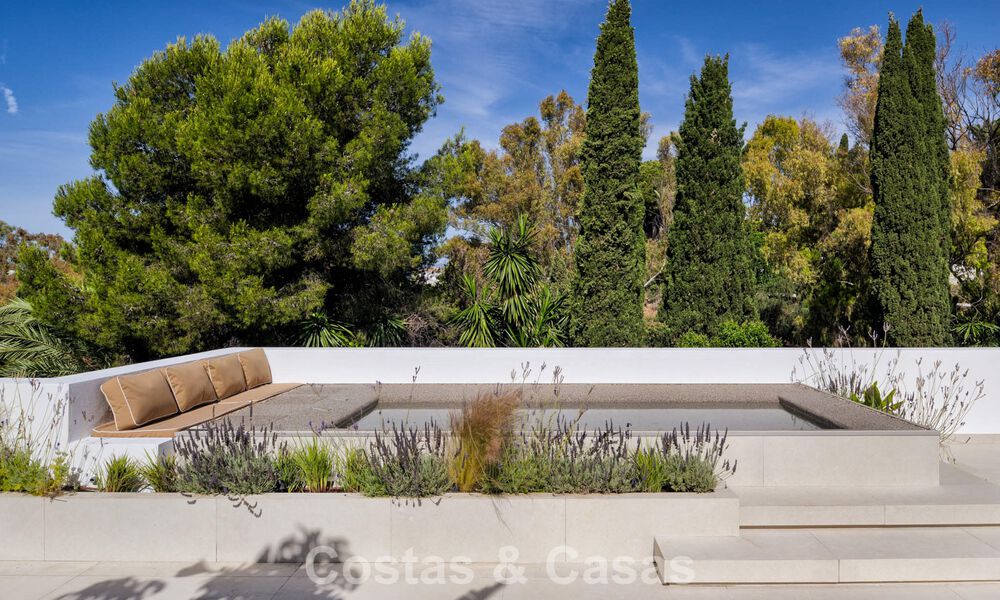 Luxury duplex penthouse with inviting rooftop terrace for sale on Marbella’s prestigious Golden Mile 804737