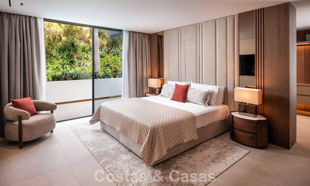 Luxury duplex penthouse with inviting rooftop terrace for sale on Marbella’s prestigious Golden Mile 804738