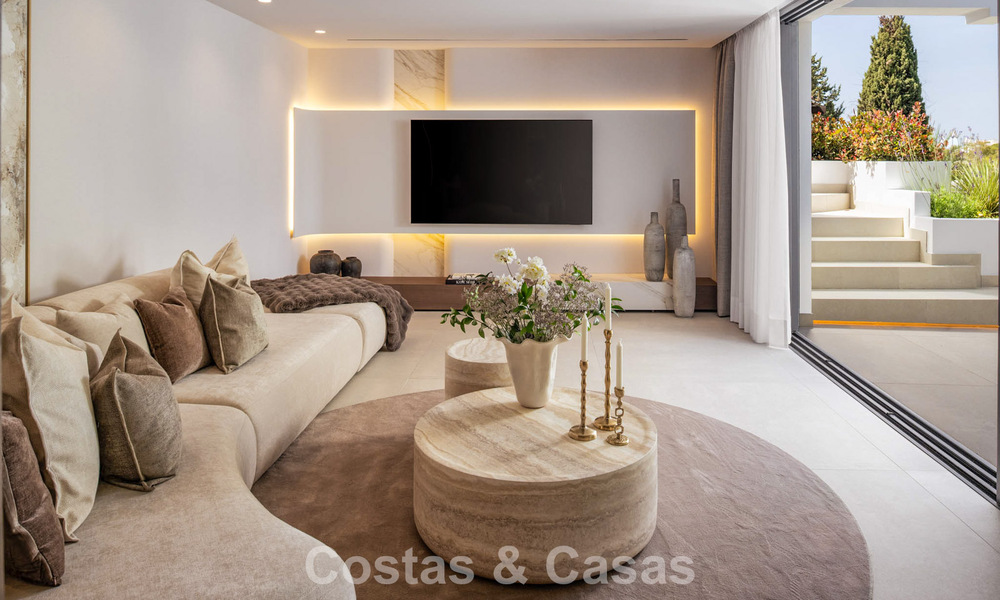 Luxury duplex penthouse with inviting rooftop terrace for sale on Marbella’s prestigious Golden Mile 804747