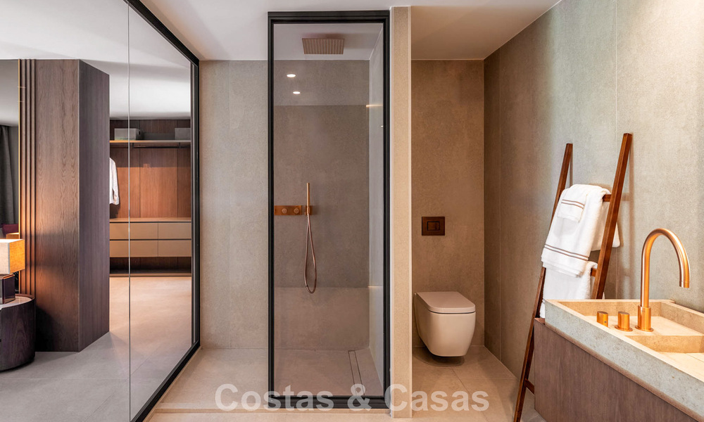 Luxury duplex penthouse with inviting rooftop terrace for sale on Marbella’s prestigious Golden Mile 804749