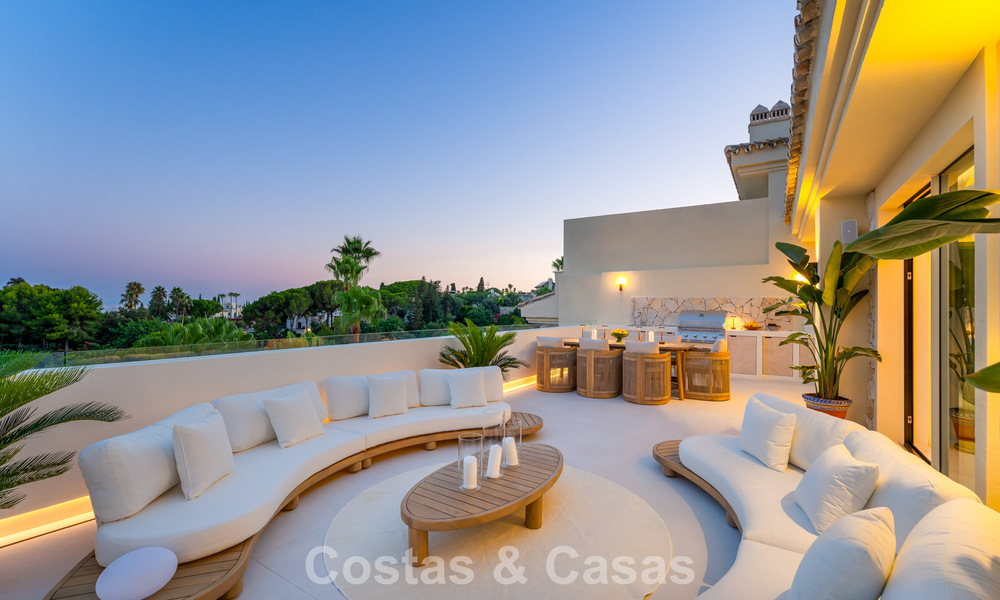Luxurious, contemporary renovated penthouse with panoramic sea views for sale in Sierra Blanca on Marbella’s Golden Mile 804798
