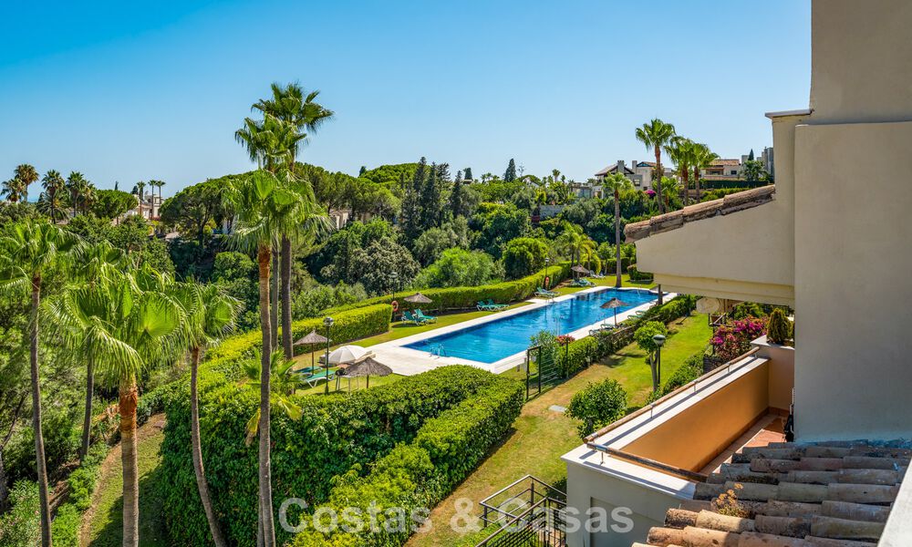 Luxurious, contemporary renovated penthouse with panoramic sea views for sale in Sierra Blanca on Marbella’s Golden Mile 804806