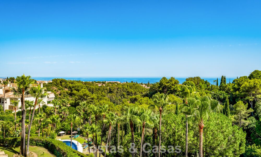 Luxurious, contemporary renovated penthouse with panoramic sea views for sale in Sierra Blanca on Marbella’s Golden Mile 804807