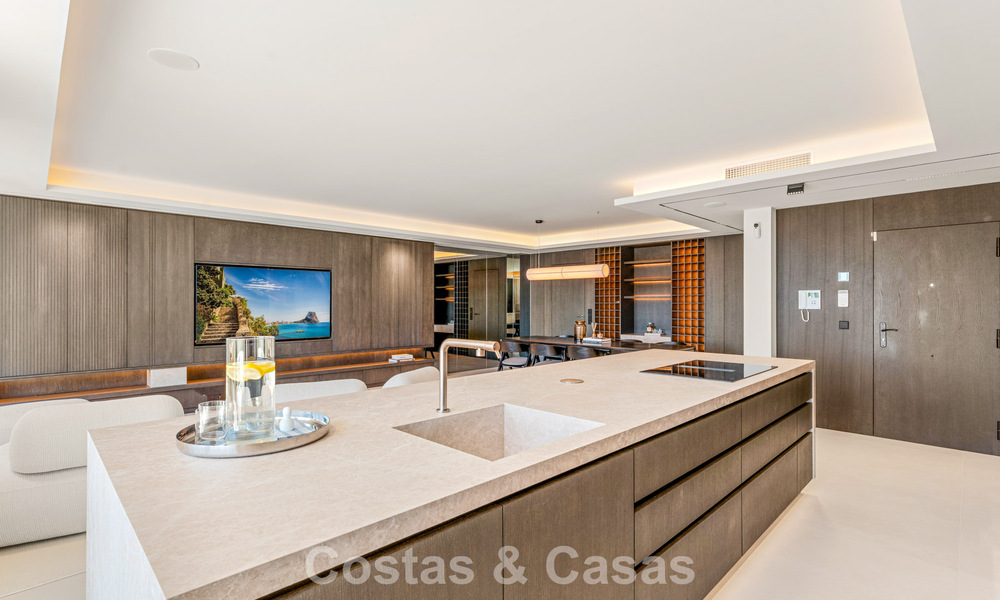 Luxurious, contemporary renovated penthouse with panoramic sea views for sale in Sierra Blanca on Marbella’s Golden Mile 804812