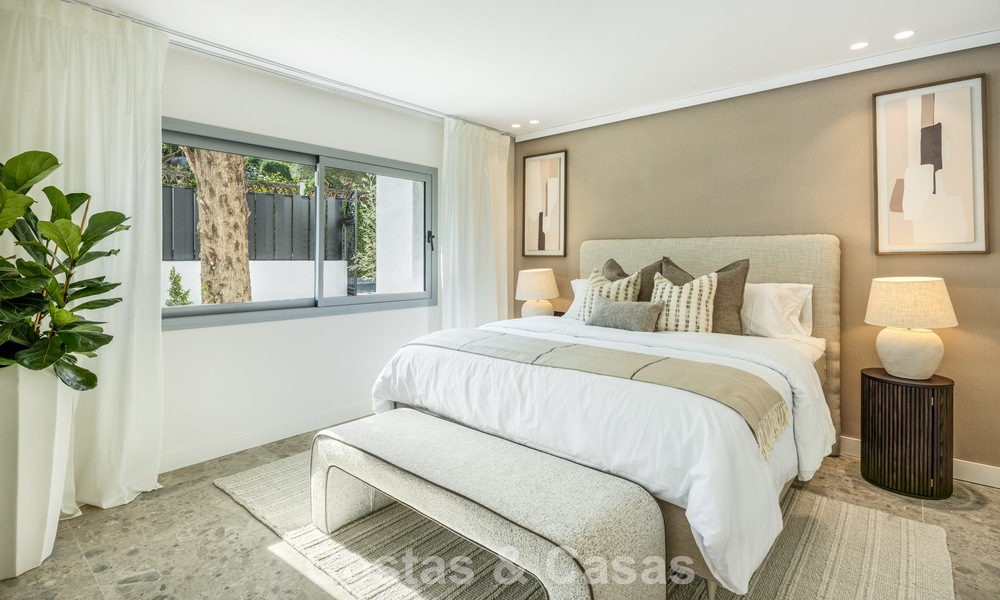 Spanish villa with a modern interior and a large garden for sale on the New Golden Mile in Benahavis between Marbella and Estepona 804845