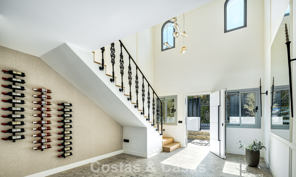 Spanish villa with a modern interior and a large garden for sale on the New Golden Mile in Benahavis between Marbella and Estepona 804848