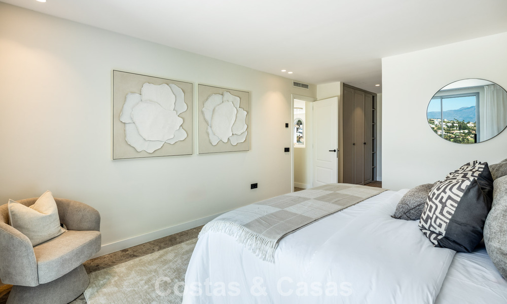 Spanish villa with a modern interior and a large garden for sale on the New Golden Mile in Benahavis between Marbella and Estepona 804854