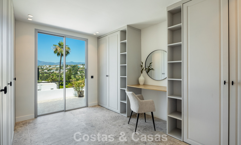 Spanish villa with a modern interior and a large garden for sale on the New Golden Mile in Benahavis between Marbella and Estepona 804855
